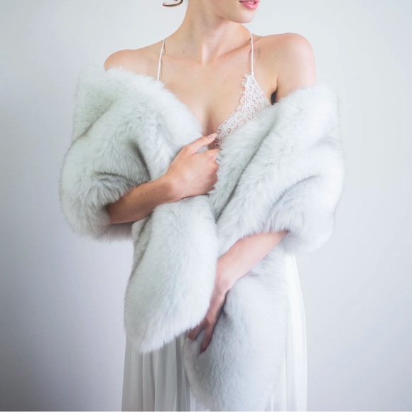 Sisley Soft White Wrap - Picture 3 of 16
